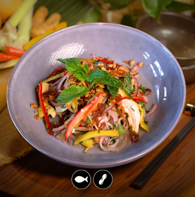 Pasture Raised Chicken Salad / Gỏi Gà Đi Bộ.